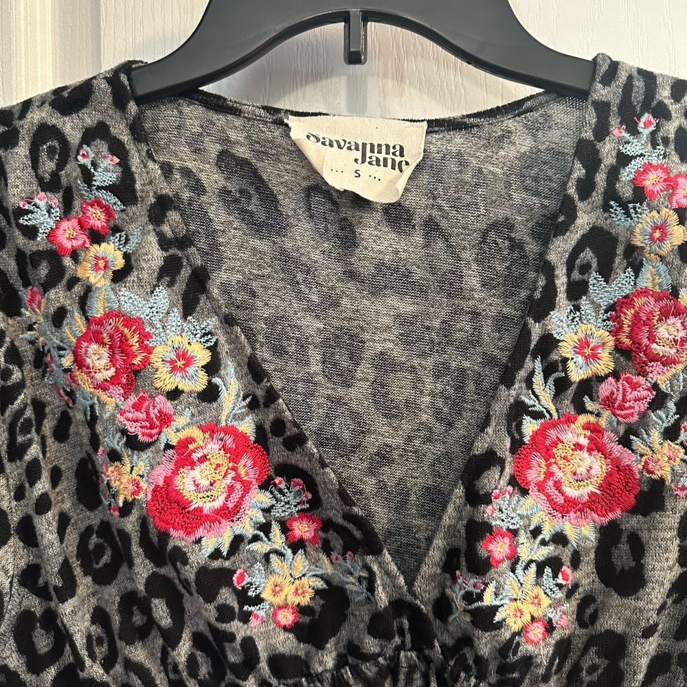 Savannah Jane casual leopard print with embroidered flowers shirt - Picture 3 of 6